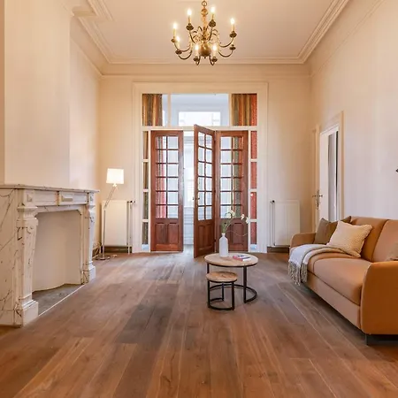 Apartament Huswell - Cape Montigny - A Beautifully Renovated Historic In The Heart Of Gandawa